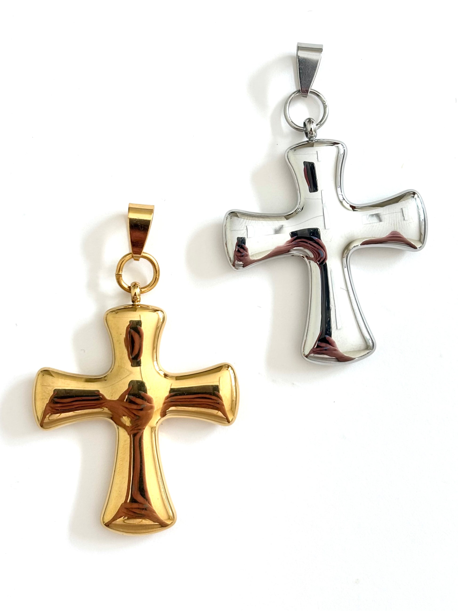 “smooth cross” pendant