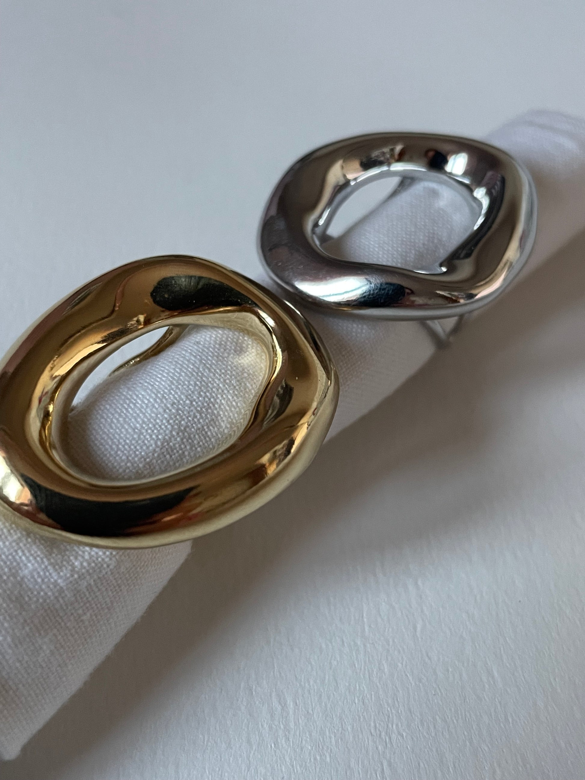 “circle” ring