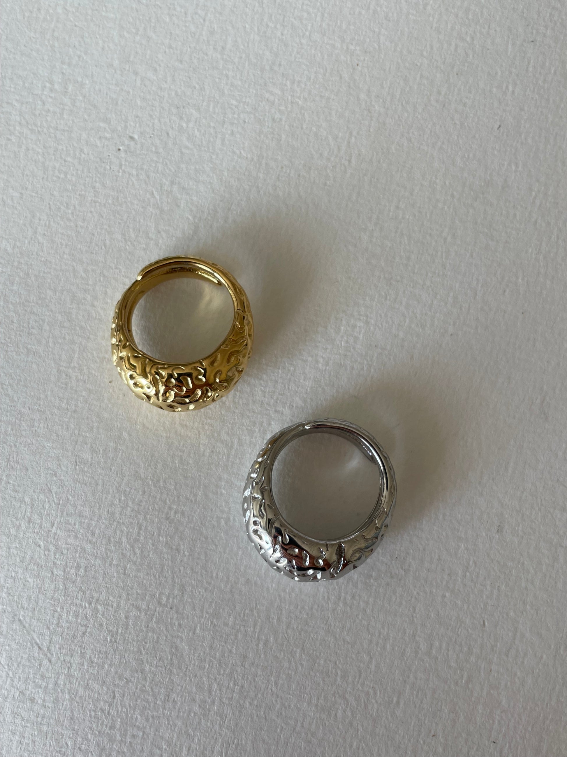 “comic - hammered” ring