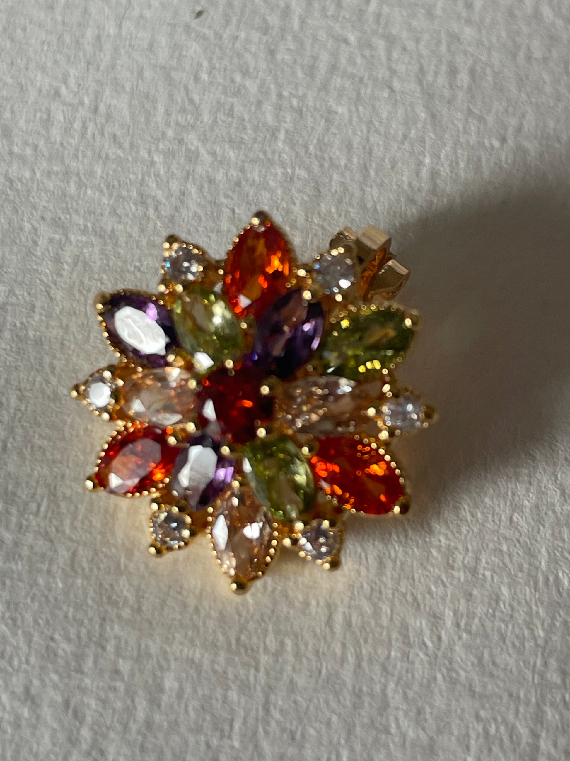 stud earrings | “lumière” collection