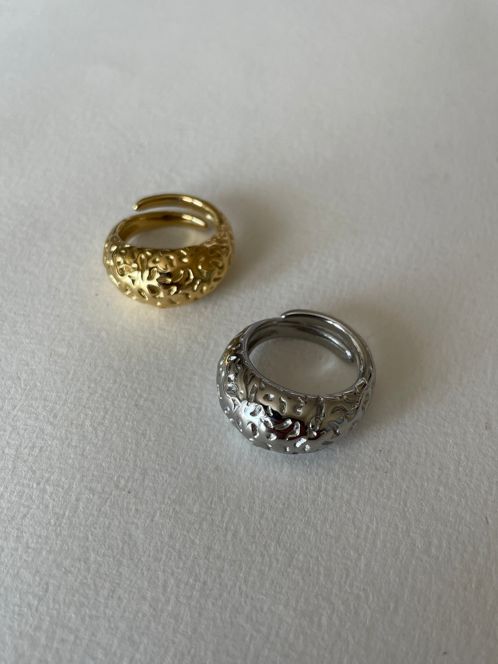 “comic - hammered” ring