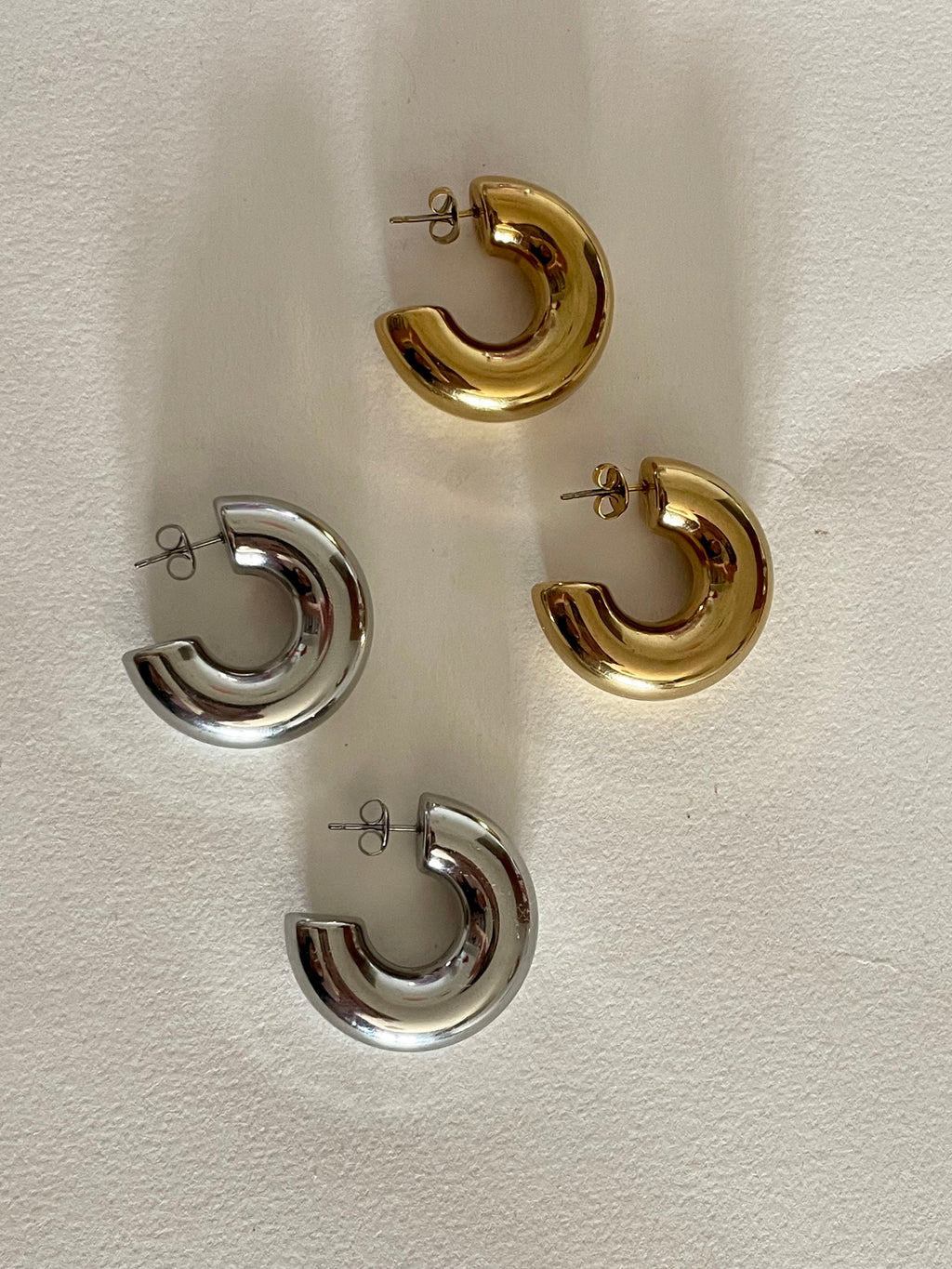 “basic b” earrings