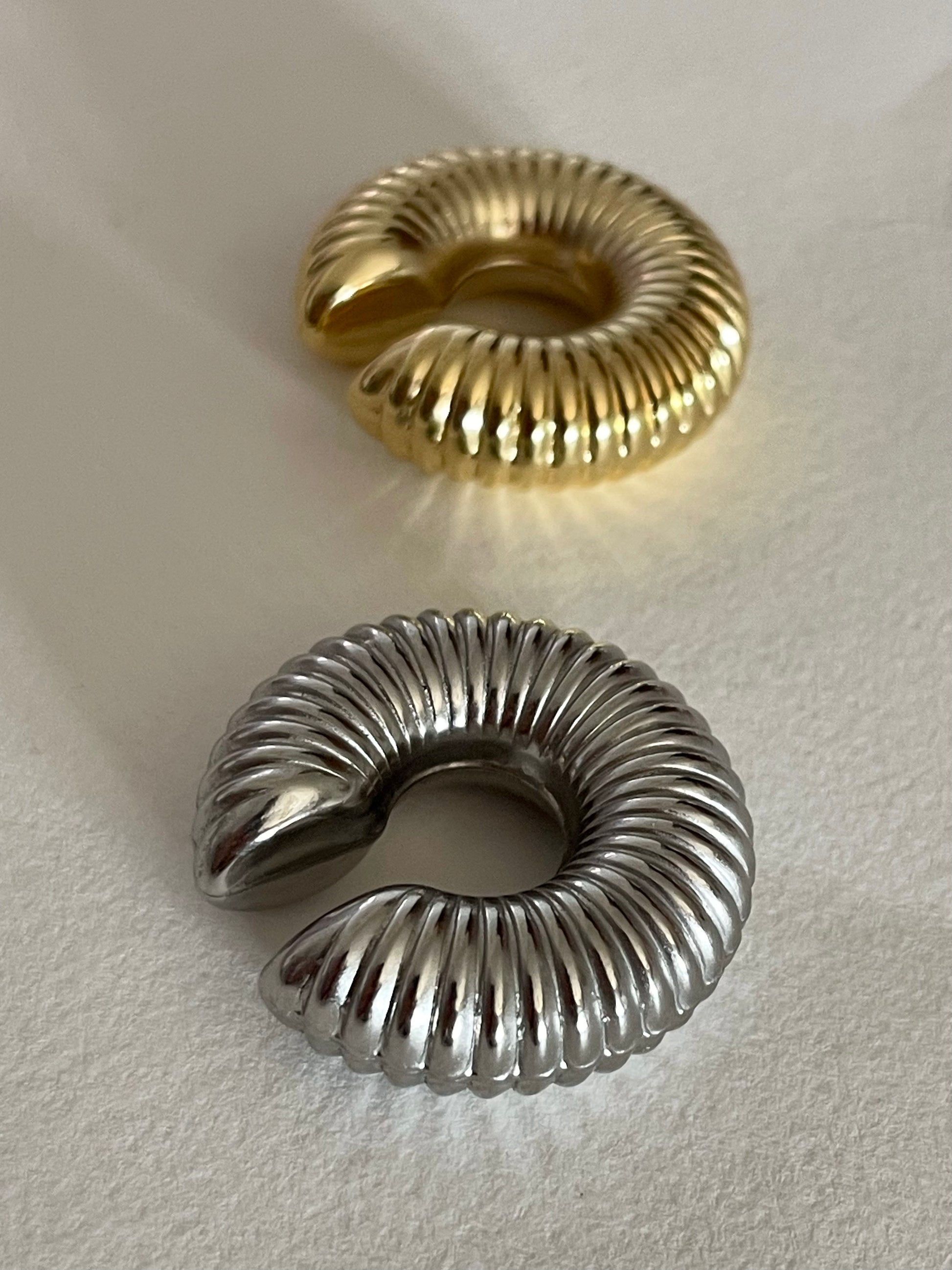 Chunky knurled earcuff